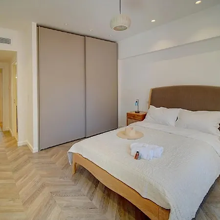 Magnifique 3 Pieces Renove Centre 'banane' Avec Veranda ! A2b88 Apartment Cannes